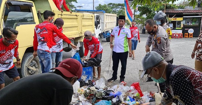 Santri Tani NU Inisiasi Angkut Sampah di Rumbai