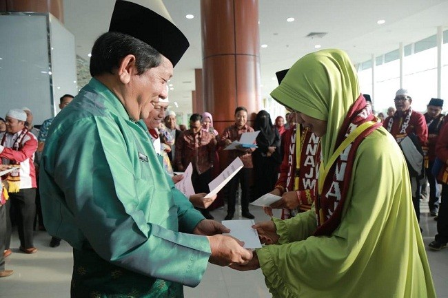 29 Pemenang MTQ Riau Berangkat Umrah