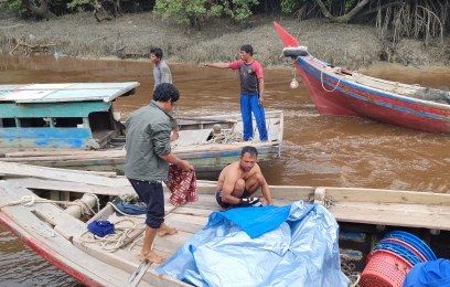 Kapal Nelayan di Rohil Tenggelam, 1 Ditemukan Meninggal Dunia, 2 Masih Hilang