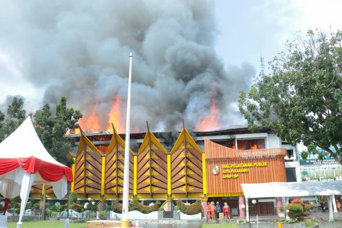 Kerugian belum Bisa Ditaksir, Tim Labfor masih Dalami Penyebab Kebakaran MPP Pekanbaru