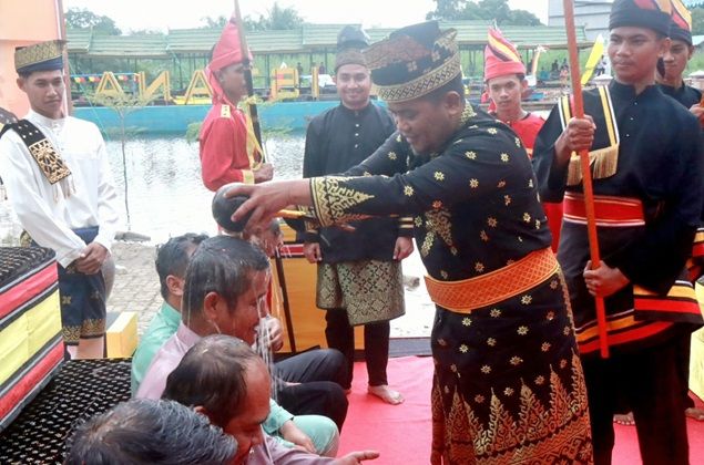Bupati Zukri: Balimau Sultan Harus Dilestarikan