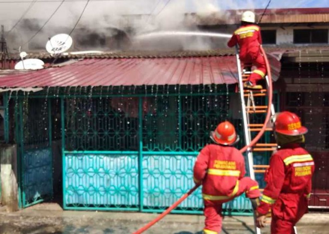 Enam Rumah Terbakar Diduga Akibat Korsleting Listrik