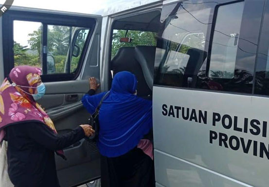 Pemprov Riau Lanjutkan Dukungan Mobil Antar Jemput Warga Pekanbaru untuk Vaksinasi