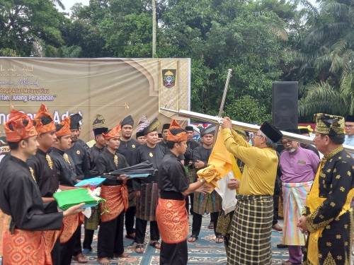 Milad ke-53 Tahun, LAM Riau Lakukan Tegak Tiang Panji Adat, Ini Maknanya...