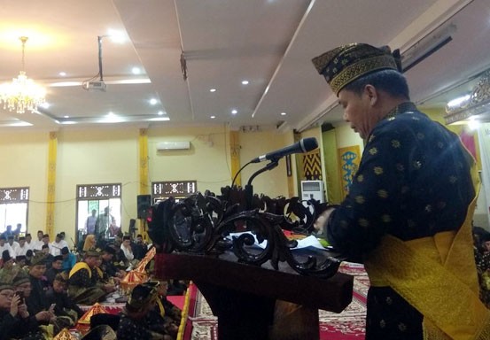 Belum Setahun Menjabat Syam-Edy Sudah Diberi Gelar Adat, Begini Penjelasan LAM Riau
