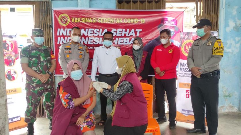 Binda Riau Buka Gerai Vaksin di Pasar Tradisional
