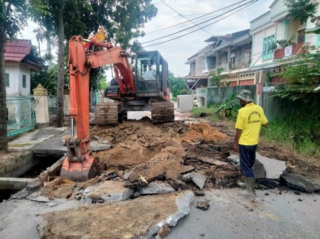 Cegah Banjir saat Hujan, PUPR Pekanbaru Pasang Box Culvert di Jalan Gulama