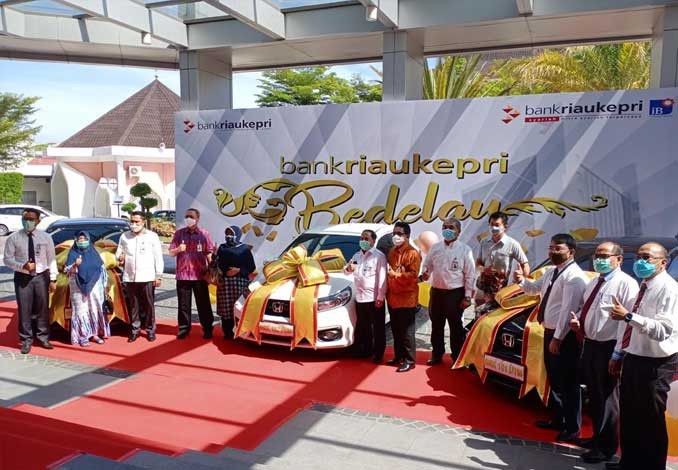 Asnidar Tak Nyangka Dapat Undian Grand Prize Mobil Program Tabungan Bedelau BRK