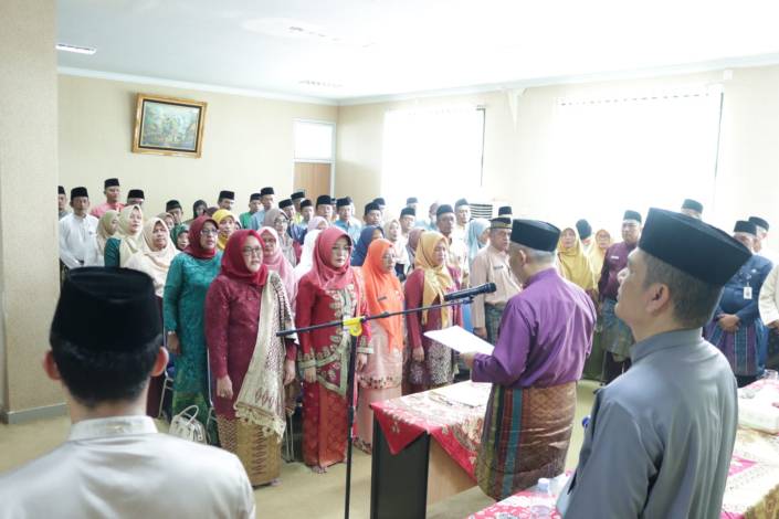Jabatan Gubernur akan Berakhir, Puluhan Kepsek di Riau Dimutasi