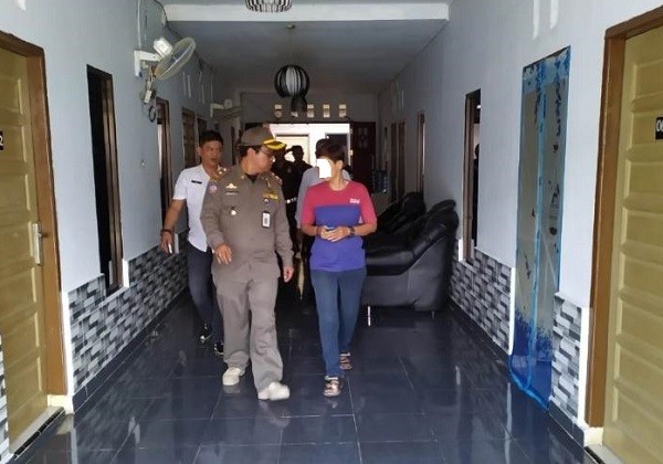 Tertangkap di Kamar Wisma, Sepasang Pemuda Dibawa ke Kantor Satpol PP Dumai