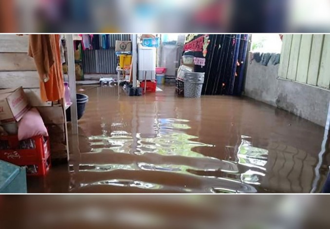 Diguyur Hujan Lebat, Rumah Warga di Siak Kebanjiran