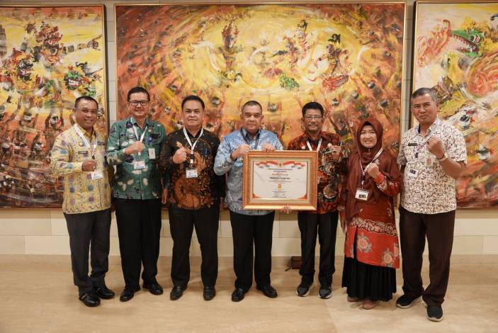 Berhasil Tingkatkan SAKIP Menjadi Sangat Baik, Pemprov Riau Terima Penghargaan dari Menpan-RB