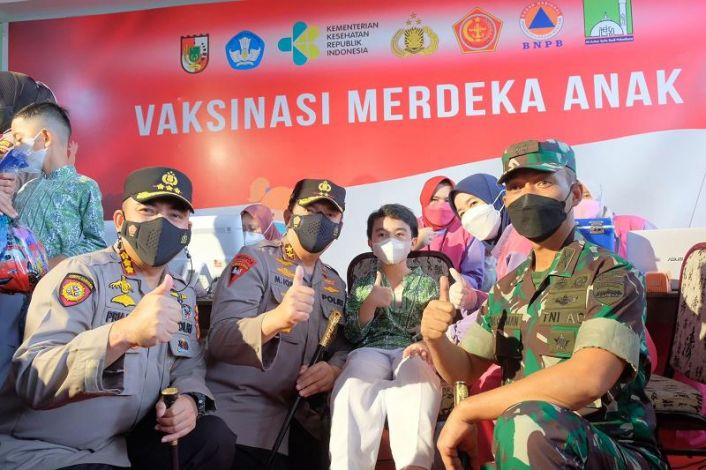 600 Pelajar SD di Pekanbaru Disuntik Vaksin, Kapolda Riau: untuk Selamatkan Mereka dari Covid-19