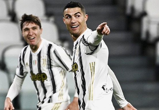 Ronaldo Beraksi, Juventus Kalahkan AS Roma 2-0