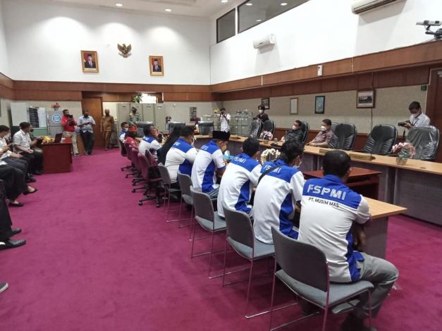 FSPMI Minta DPRD Riau Teruskan Tuntutan Pembatalan UU Cipta Kerja dan Persoalan UMP