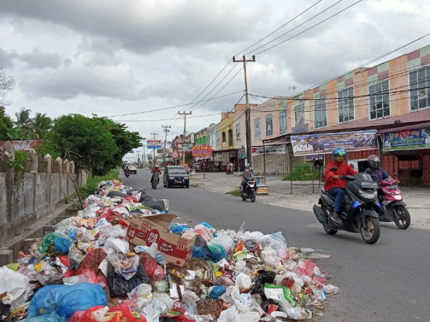 DPRD Sorot Pergantian Sekretaris DLHK Pekanbaru Dimasa Injury Time Lelang Pengangkutan Sampah