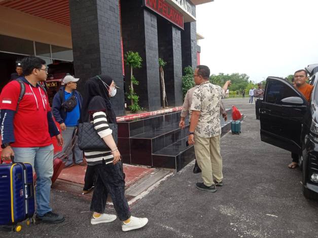Pasca OTT KPK, Plt Kepala BPKAD Meranti dan 5 Lainnya Diangkut ke Jakarta