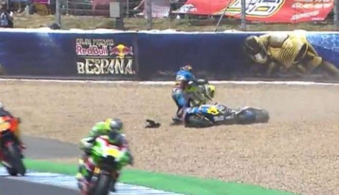 Kecelakaan, Pembalap MotoGP Saling Dorong di Tepi Sirkuit