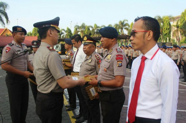 Berprestasi, 27 Polisi di Riau Dapat Penghargaan