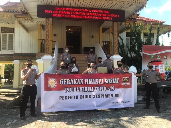 Peserta Lemdiklat Sespimen Polri Dikreg-60 Asal Polda Riau Salurkan Ratusan Paket Sembako
