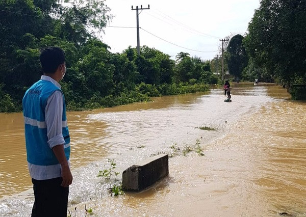 Banjir di Kampar Kiri Hulu, PLN Padamkan 21 Gardu Listrik