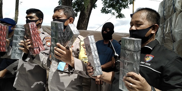 Polair Polda Riau Amankan Rokok Ilegal Senilai Rp4,9 Miliar