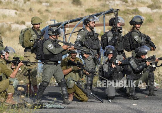 Pasukan Israel Tembak Pemuda Palestina di Tepi Barat