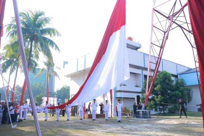 Pengibaran Bendera Raksasa di Pekanbaru Diklaim Menjadi yang Perdana di Riau