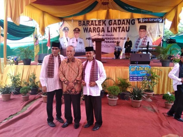 Parisman Ihwan Resmi Jabat Ketua IKLB IX Koto Wilayah Kota Pekanbaru