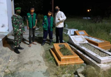 Pemko Dumai Gelar Razia Protokol Kesehatan, Warga Melanggar Disuruh Bersihkan Kuburan Malam Hari