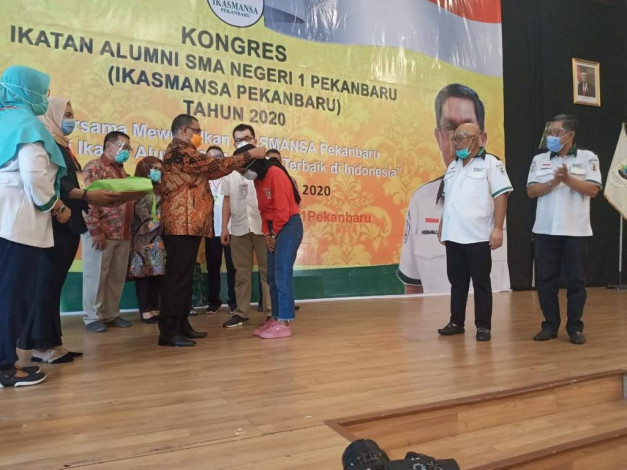 Wagub Riau Buka Kongres Ikasmansa Pekanbaru