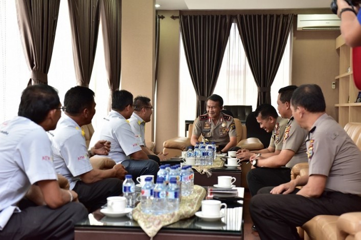 Bahas Ekonomi Hingga Keamanan, Pimpinan BRK Bersilaturrahmi dengan Kapolda Riau