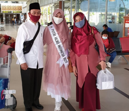 Doa Orang Tua Antarkan Auliya Fajriyati jadi Putri Hijab Indonesia 2020