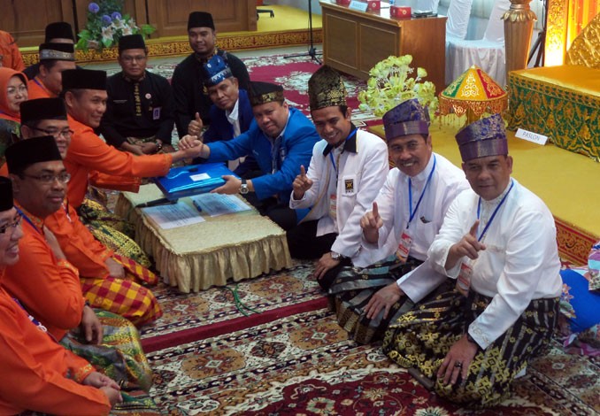 Incar Kursi Gubri dan Wagubri, Syamsuar-Edy Nasution Resmi Mendaftar ke KPU Riau