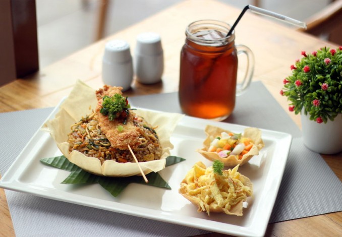 Wajib Dicoba Nih! Kreasi Unik Noodle Fried Rice with Chicken Katsu Ala Prime Park Hotel Pekanbaru