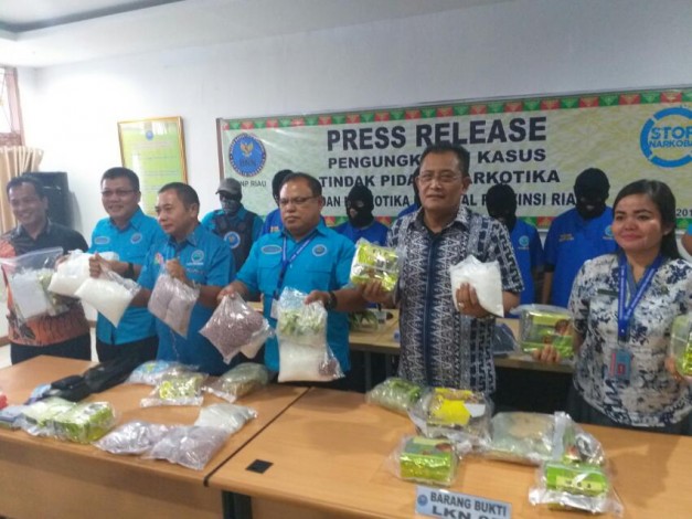 BNNP Riau Musnahkan Hasil Tangkapan Narkoba dalam Jumlah Besar