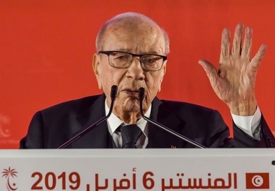 Aksi Unjuk Rasa Ribuan Warga Aljazair Bikin Presiden Tunisia Enggan Nyapres