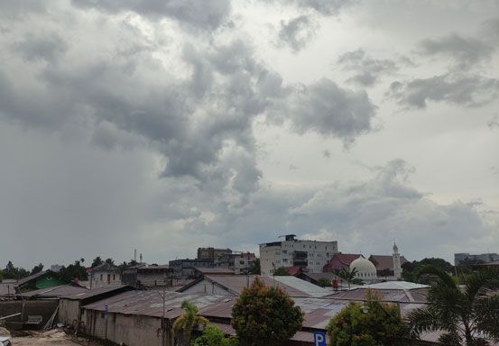 BMKG: Waspada, Hujan Disertai Petir dan Angin Kencang Akan Mengguyur Riau