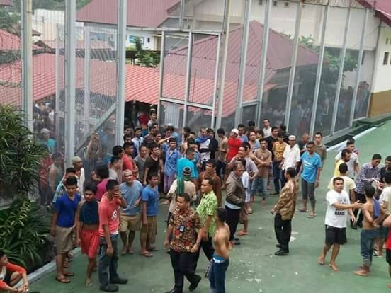 Hendak Kabur ke Medan, Napi Sialang Bungkuk Keburu Diciduk Dalam Bus Sampagul