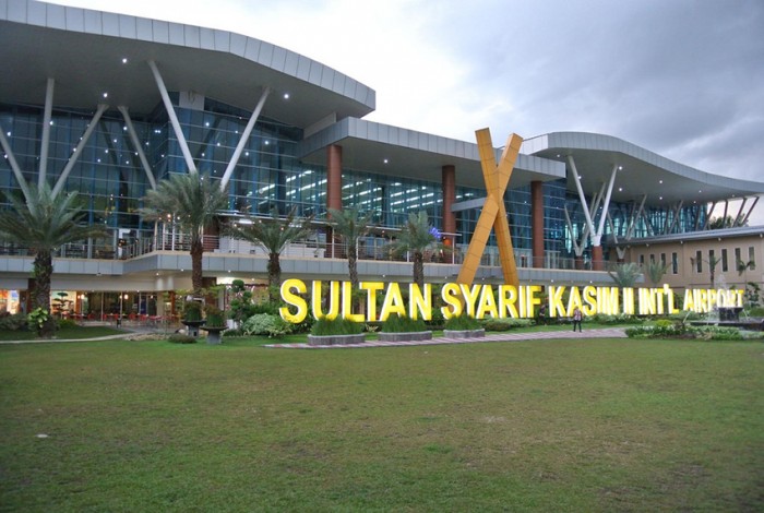 Jelang Kedatangan Jokowi, Bandara SSK II Sterilkan Lalu Lintas Udara