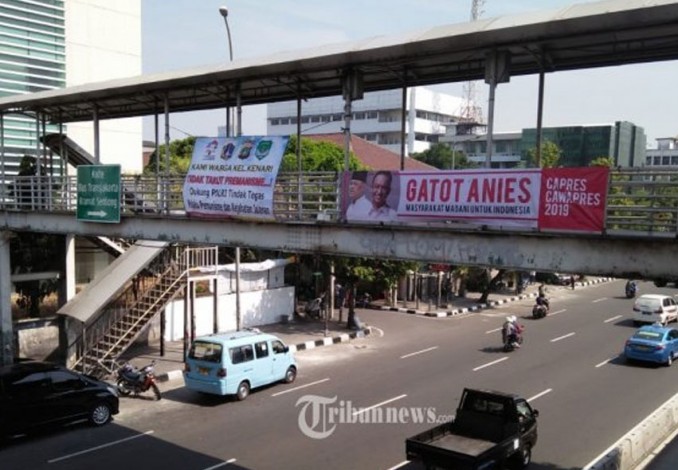 Spanduk Gatot-Anies Bertebaran di Jakarta