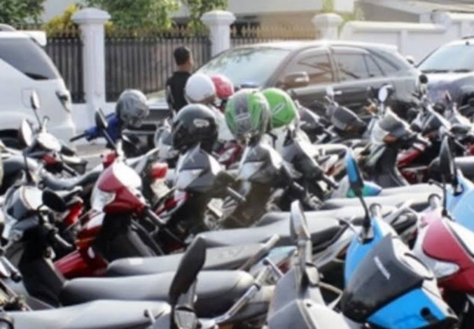 Jukir Liar di Depan STC Kota Pekanbaru Meresahkan Warga, Tarif Dipatok Hingga Rp5.000