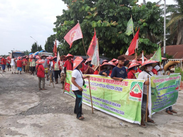 Long March dari Sumut Menuju Jakarta, Ratusan Petani Tiba di Rohil