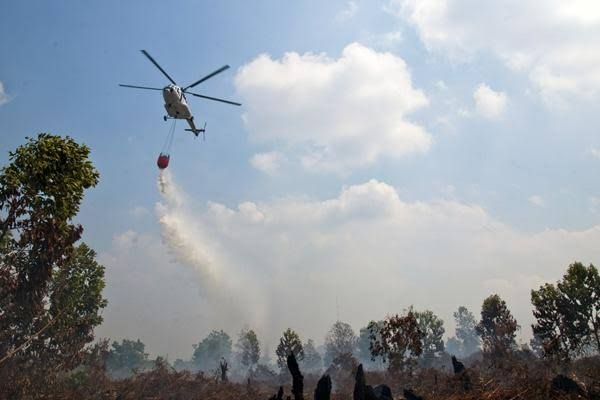 Helikopter Water Boombing Dikerahkan Atasi Kebakaran Lahan di Dumai