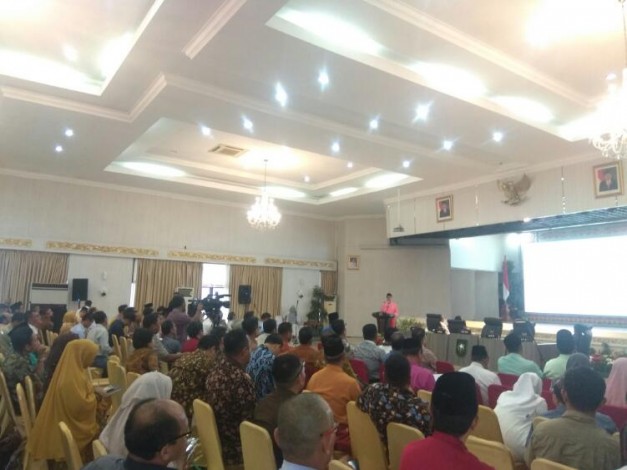 Gubernur Riau Kecewa Bos Perusahaan Tak Hadir di Rakor Karhutla