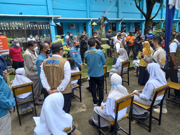 IDI Wilayah Riau dan Cabang Pekanbaru Sukses Gelar 1000 Vaksinasi Pelajar di SMA 8