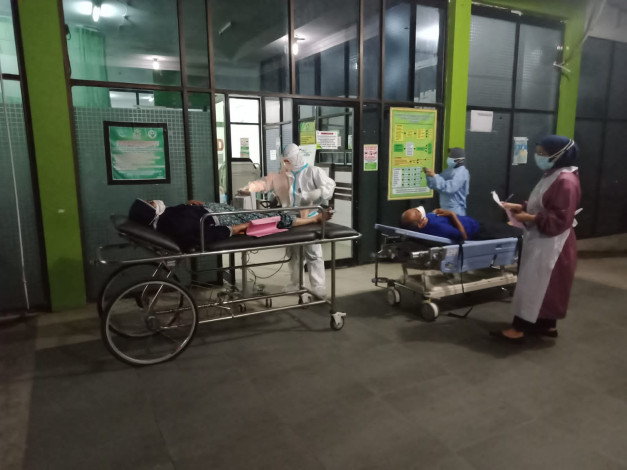 Rumah Sakit Rujukan Covid-19 di Rohul Overload, Pasien Terpaksa Dirawat di Selasar