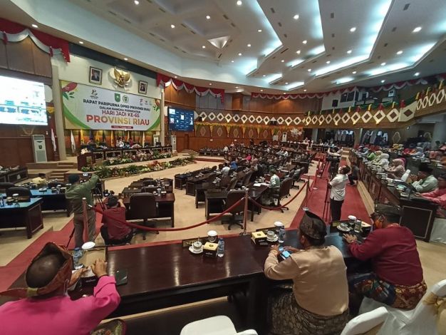 Rapat Paripurna, Bangku Anggota DPRD Riau Banyak Kosong