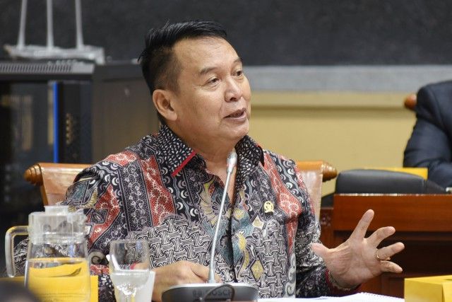 Tolak Usul Luhut, DPR Sebut Tidak Ada Jaminan Kementerian/Lembaga akan Maju Ketika Dipimpin Perwira TNI