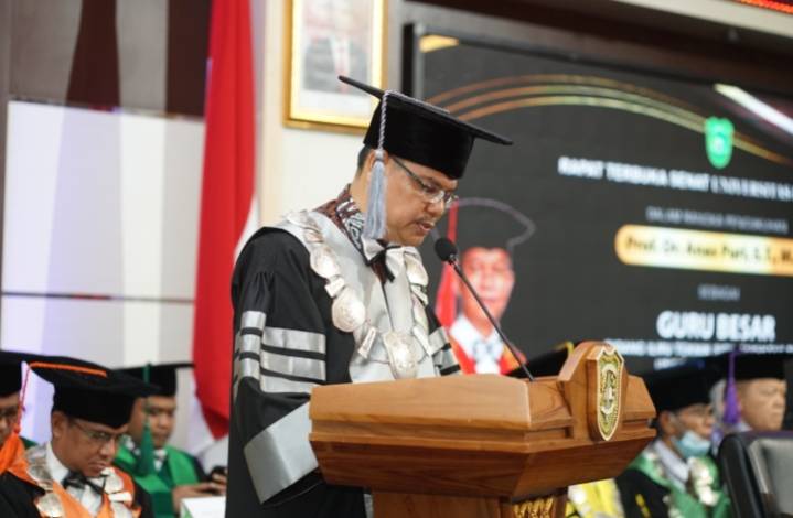 UIR Kukuhkan Prof Anas Puri Jadi Guru Besar Ke - 14 Bidang Teknik Sipil